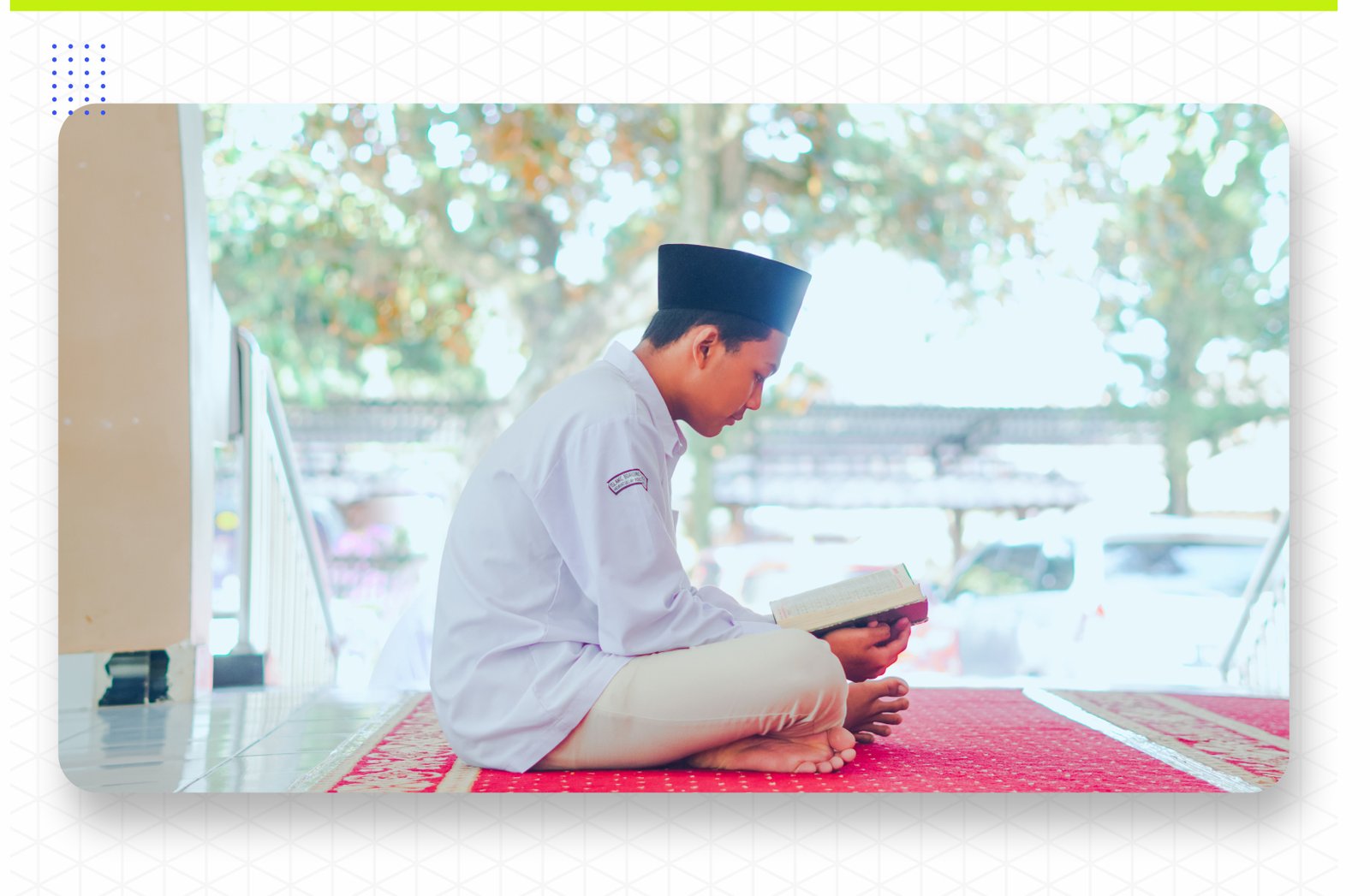 Santri MTs-MA Hidayatullah sedang Mengaji