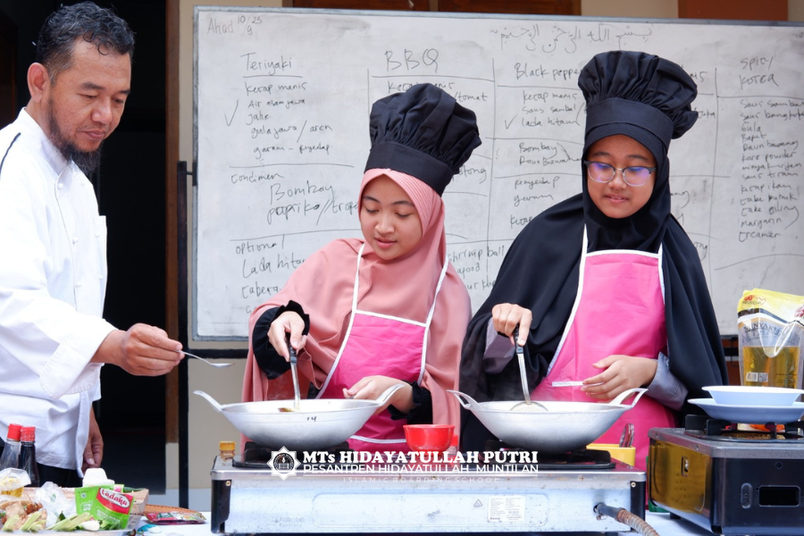 Halal Cooking Ala Sholihah Santri MTs Hidayatullah Putri Muntilan