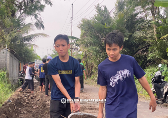 Kontribusi Santri Hidayatullah: Membangun Jalan dan Komunitas