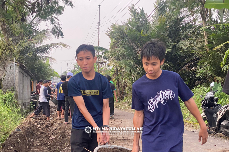 Kontribusi Nyata Santri Hidayatullah Jogja - Membangun Jalan dan Komunitas
