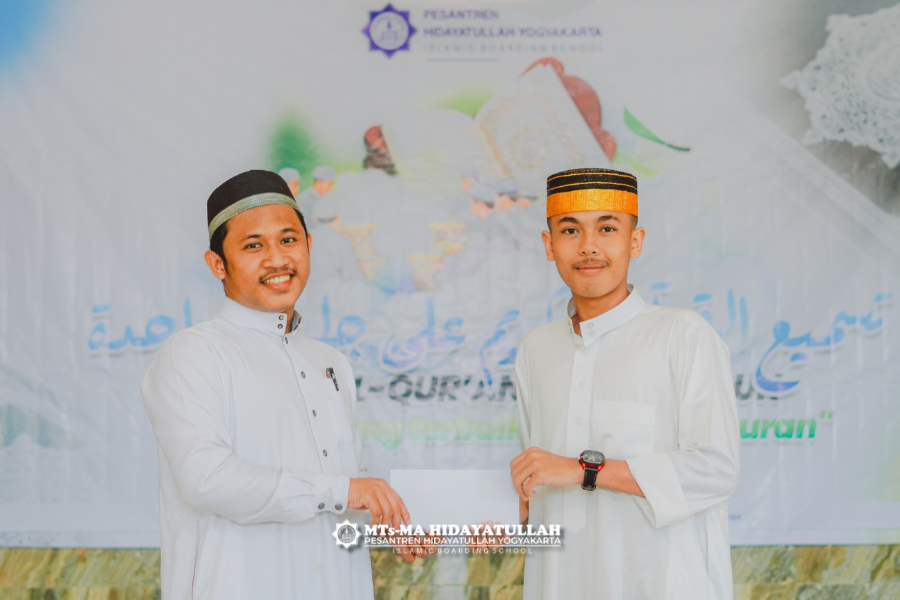 Santri Pesantren Hidayatullah Yogyakarta Penghafal 30 Juz