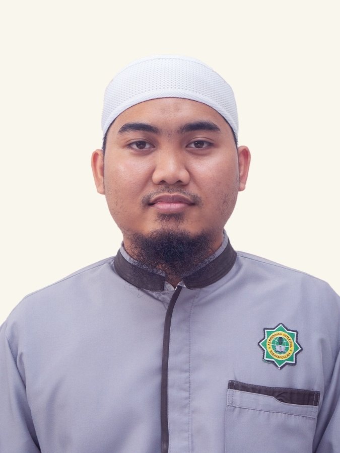 Ust. Ilyas Nadhif, S.Pd - Kepala Bagian Kurikulum dan Pengajaran - Pesantren Hidayatullah Yogyakarta